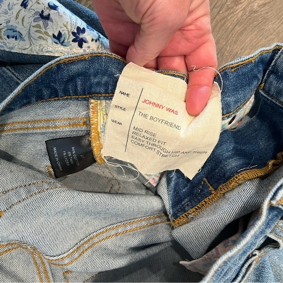 Johnny Was Amelia Boyfriend Floral Patchwork Jeans 27 Mid Rise Relaxed Fit - Picture 9 of 12